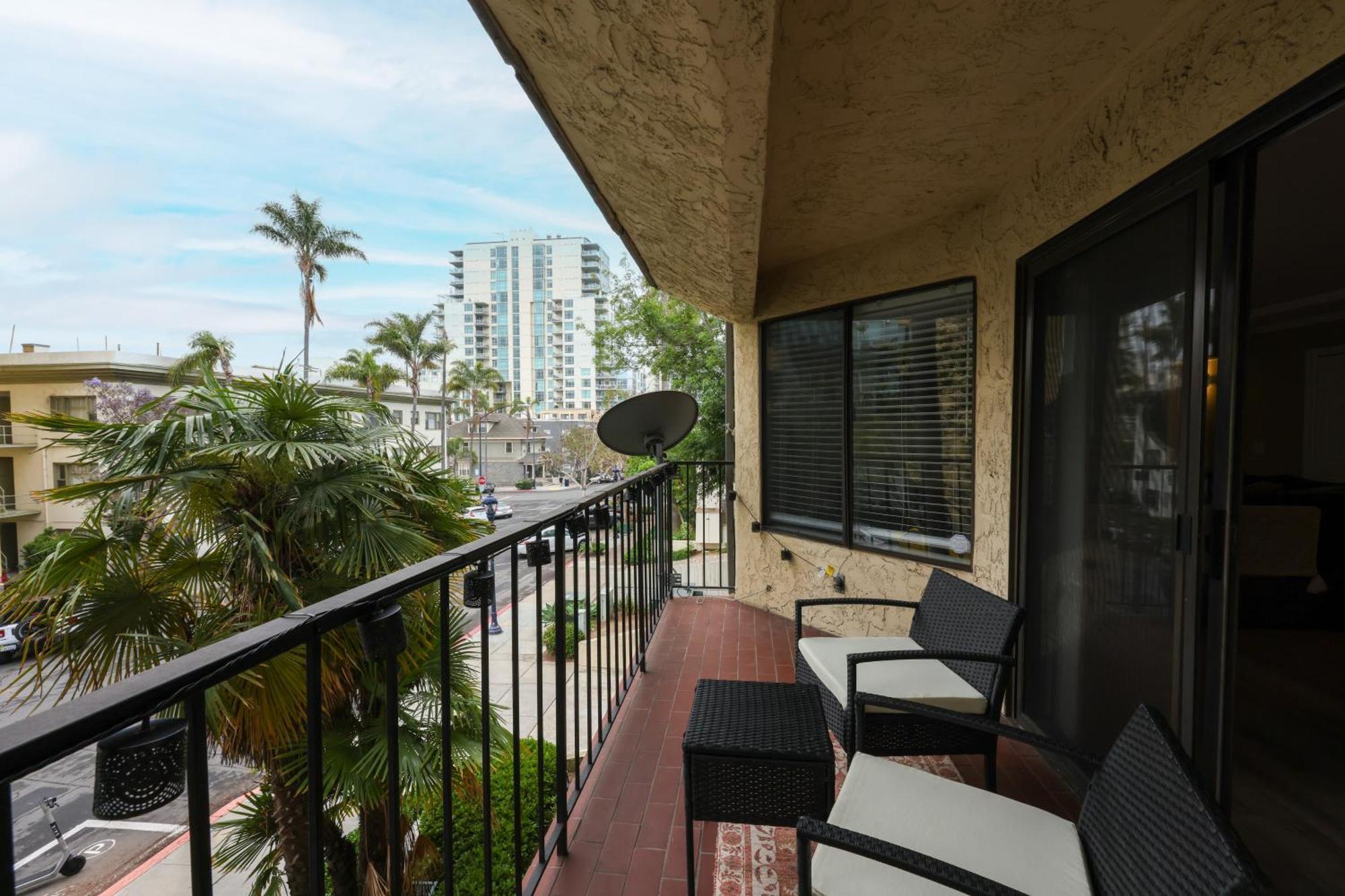 Chic Steps From Petco Park Apartment *