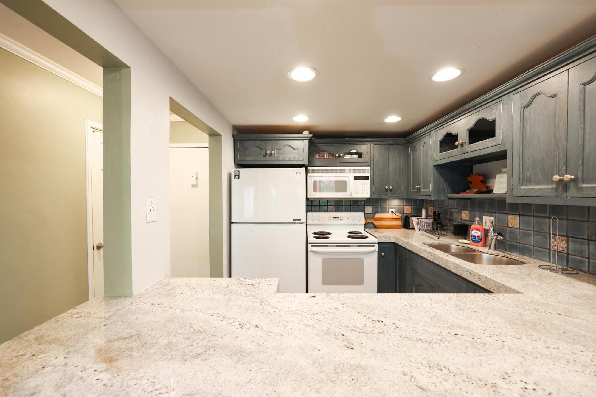 Chic Steps From Petco Park Apartment San Diego